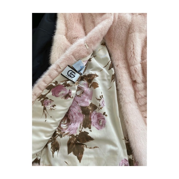 Giosis Furs Ivory Mink Vest – Kopenhagen Fur Certified - Picture 7 of 8